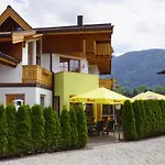 Отель Landhaus Целль-ам-Зе