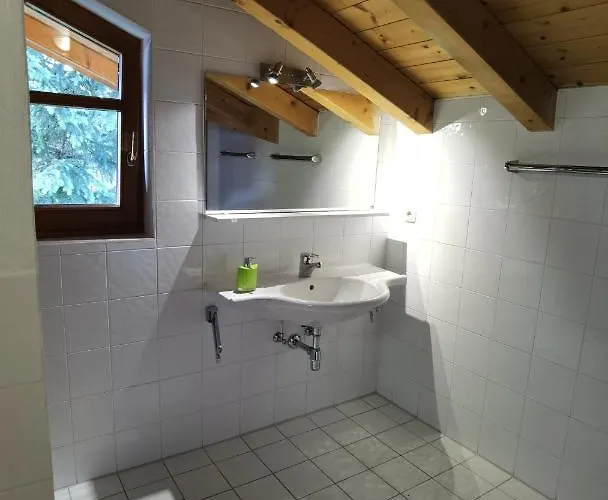 Готель Zell Am 3*