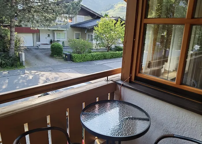 Готель Zell Am 3*